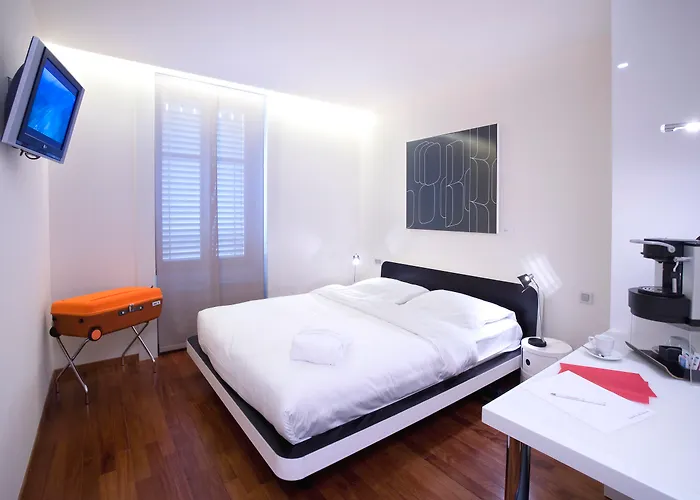La Cour Des Augustins Boutique Gallery Design Hotel Genf