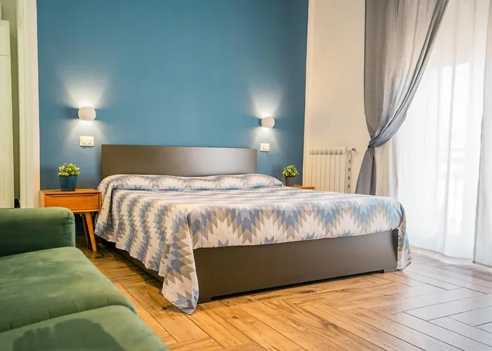 Bed and Breakfast Hub Ferroviario - 12 Posti Letto Per Il Tuo Gruppo A Napoli Con Wifi E Netflix