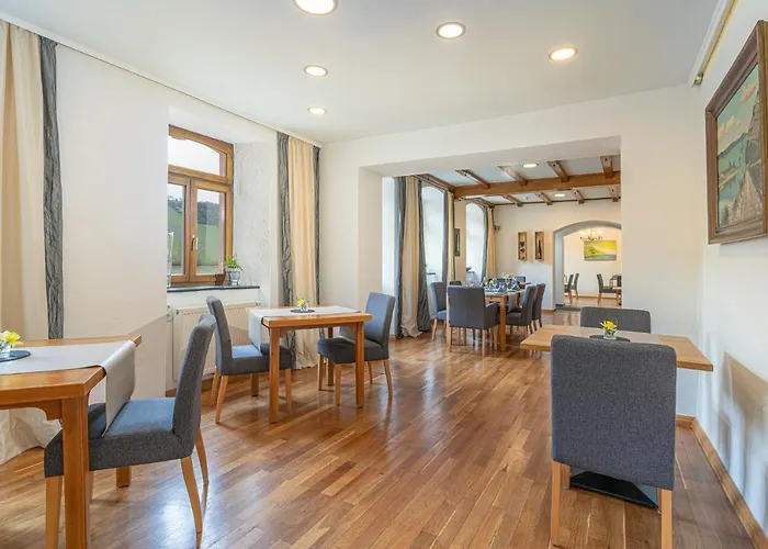 Hotel- Weingut- Moselloreley Piesport