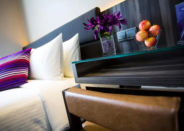 Aqueen Hotel Paya Lebar Singapur