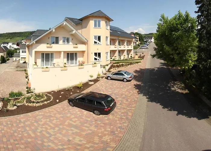Hotel Weingut Matthias Dostert / Culinarium Nittel