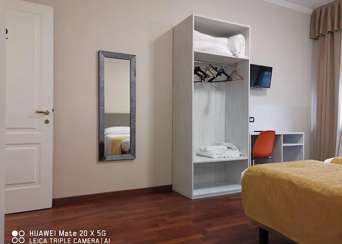 Guesthouse Central Station Group - Via Sammartini 15 Mailand