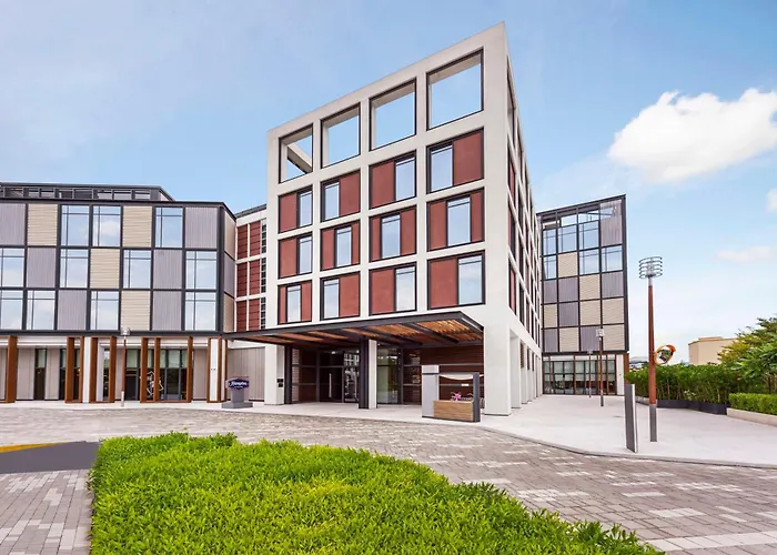 Hampton By Hilton Dubai Al Seef