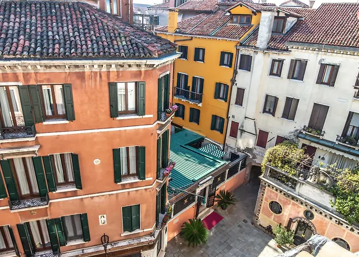 Hotel La Fenice et Des Artistes Venedig