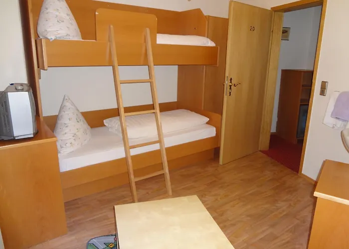 Hotel Rose Heidelberg inklusive Frühstück, Saunanutzung und Parkplätze nach Verfügbarkeit