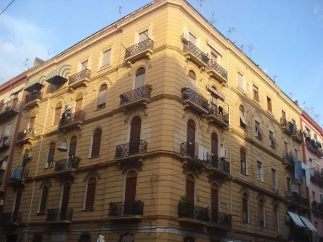 Cinquestelle Neapel