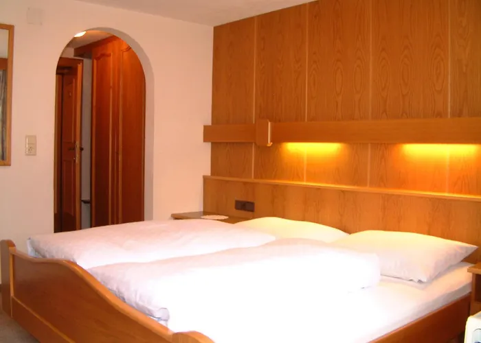 Hotel Garni Mathonerhof Ischgl