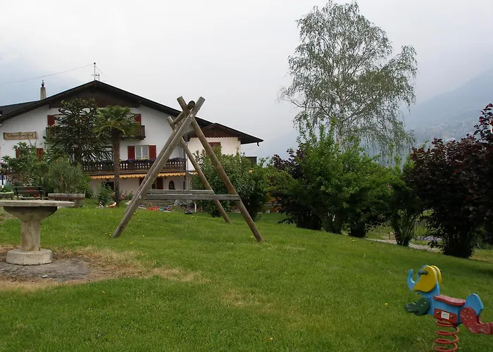 Hotel Garni Schneeburghof Dorf Tirol