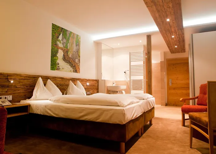 Hotel Gasthof Mitteregger -Best Place In Town With Summercard And Breakfast Kaprun