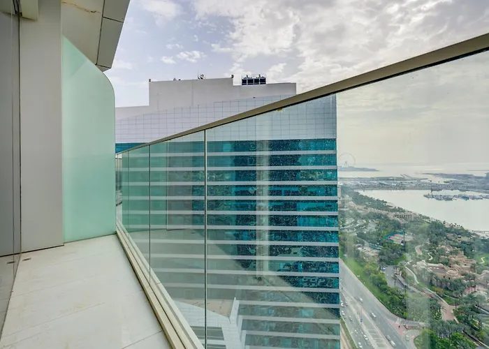 Avani Plus Palm View Dubai Suites