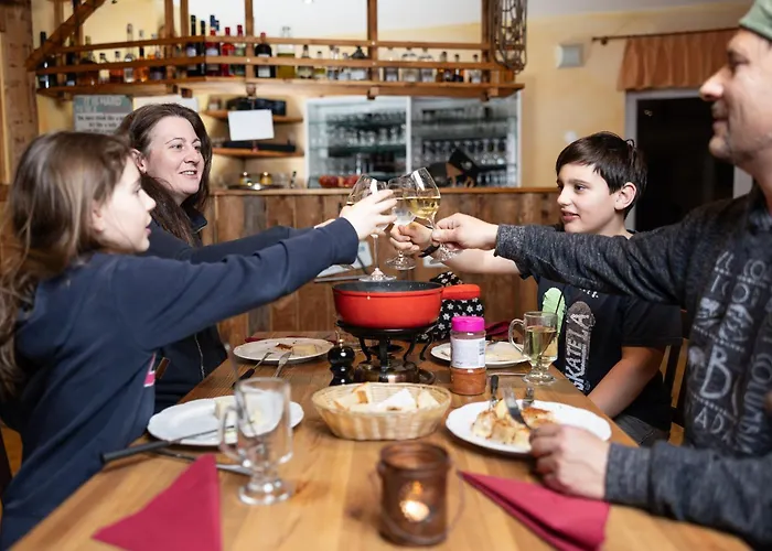 Reitstall und Saloon San Jon Scuol