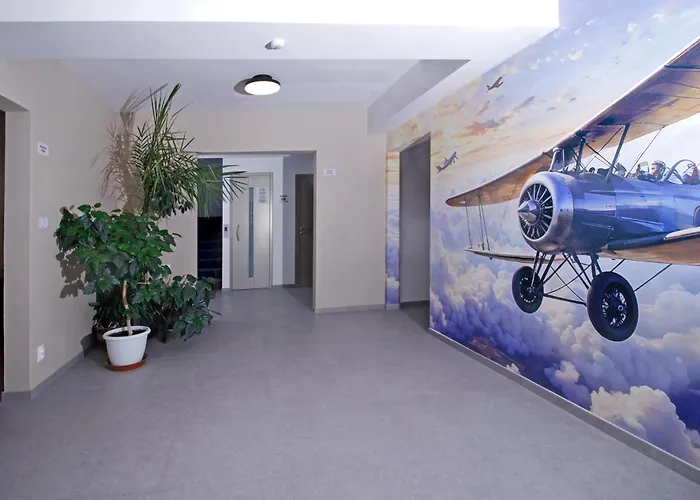 Aviator Garni Hotel Pressburg