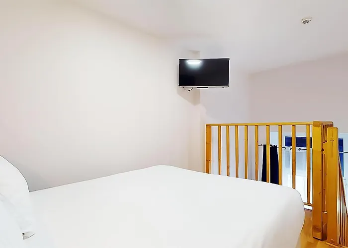 Hotel De Menilmontant Paris