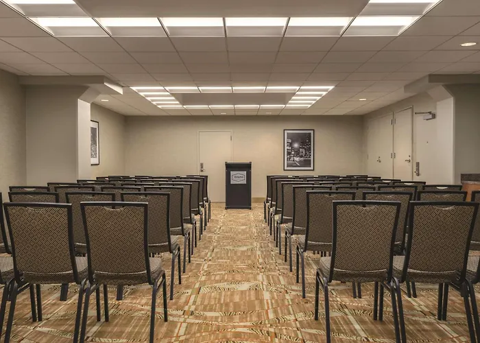 Hampton Inn New York - LaGuardia Airport