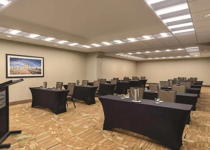 Hampton Inn New York - LaGuardia Airport