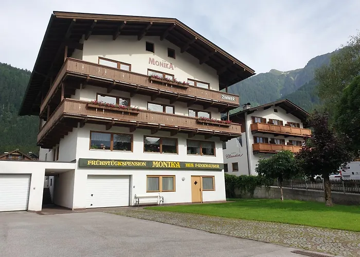 Hotel Haus Claudia und Haus Monika Mayrhofen