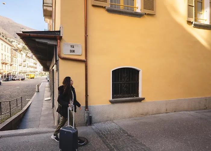 Palazzo Canetti Locarno - Piazza Grande - Suites & Rooms - Easy Self Check-In