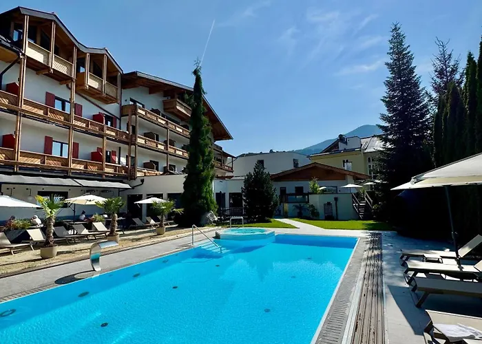 Upside Down Town Hotel Neue Post Zell am See