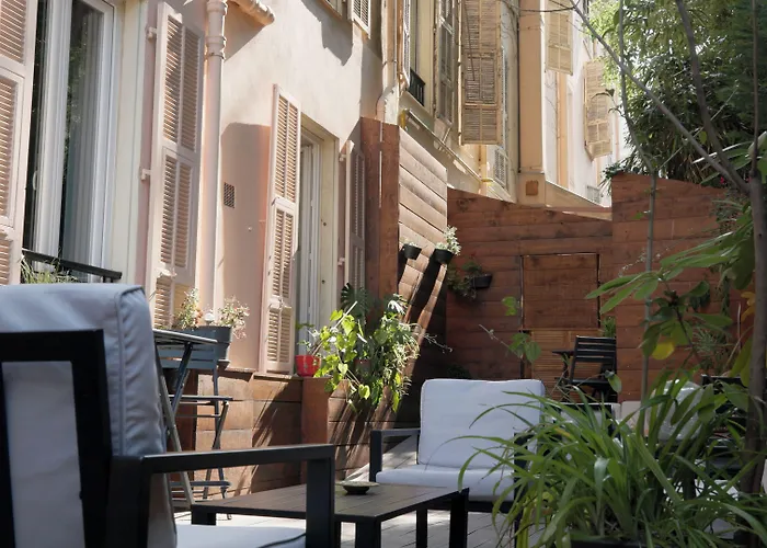 Hotel Busby Nizza