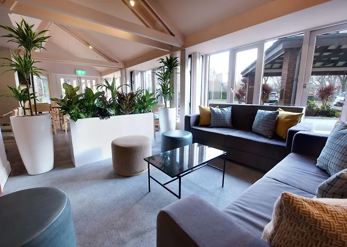 Waterloo Hub Hotel And Suites London