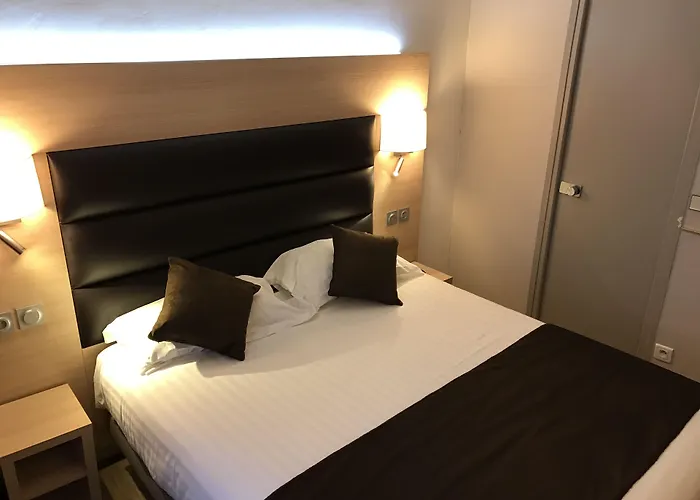 Hotel Unic Renoir Saint Germain Paris