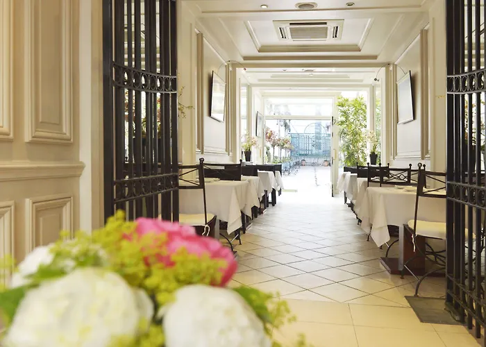 Hotel Unic Renoir Saint Germain Paris