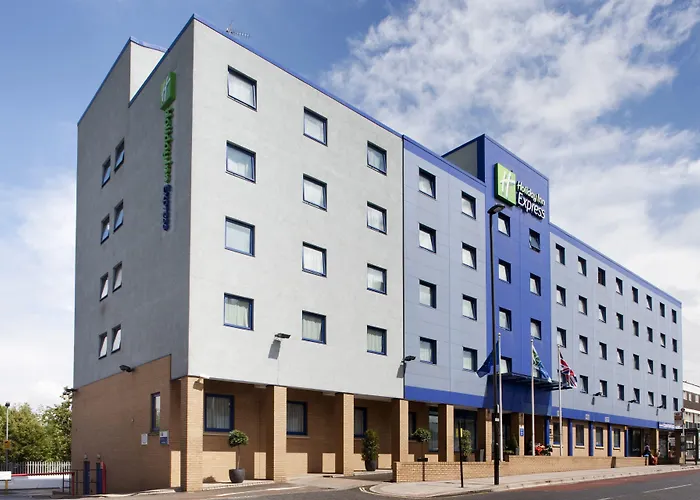 Holiday Inn Express Park Royal By Ihg London