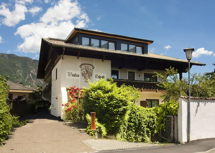 Bed&Breakfast Pension Hilpold Lana
