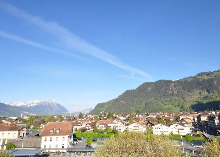 Hotel Merkur - West Station Lodge Interlaken