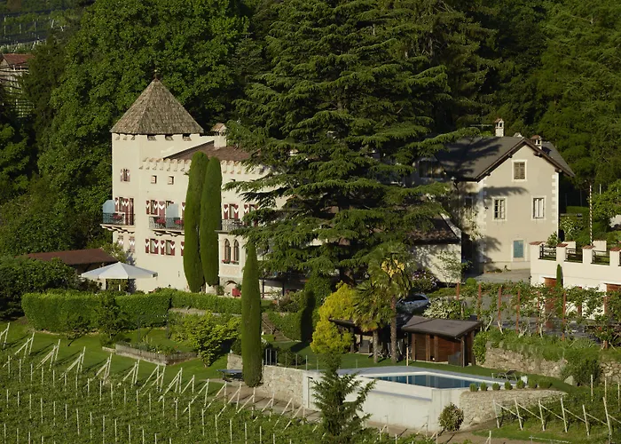 Schloss Plars wine&suites Algund