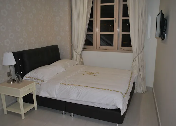 Jayleen Clarke Quay Hotel Singapur