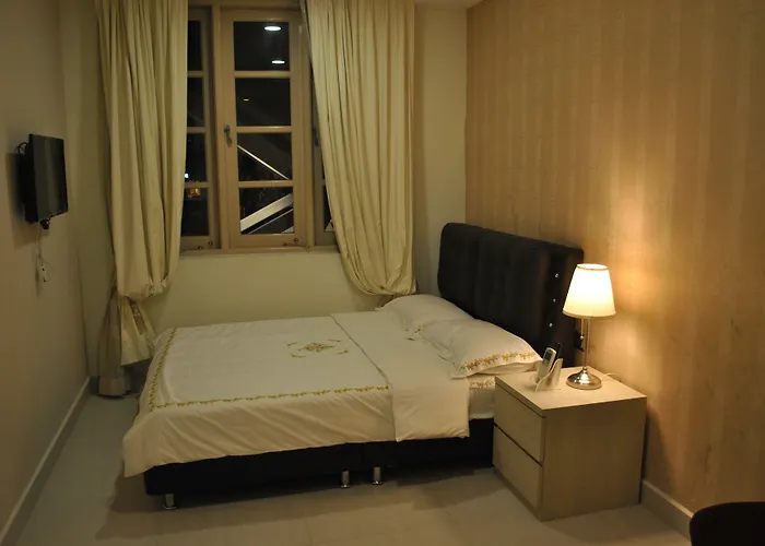 Jayleen Clarke Quay Hotel Singapur