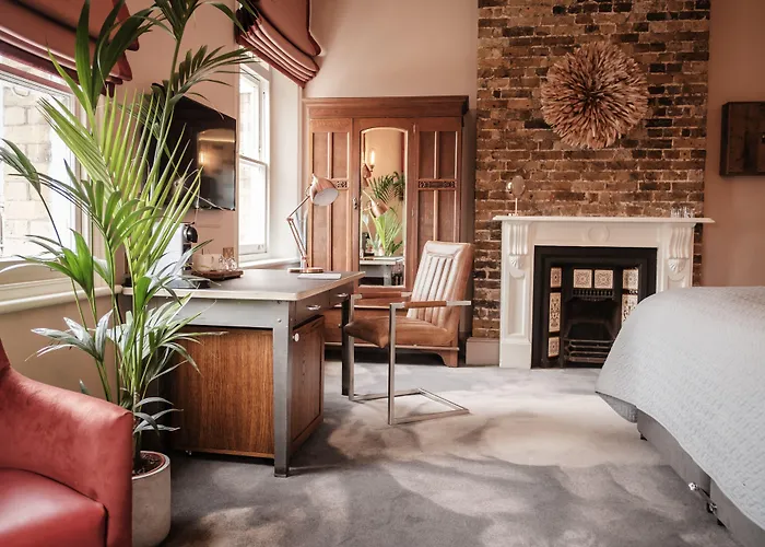 Hotel Half Moon London