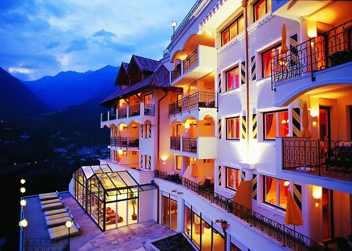 Hotel Finkennest - Panoramic Garden Resort Schenna