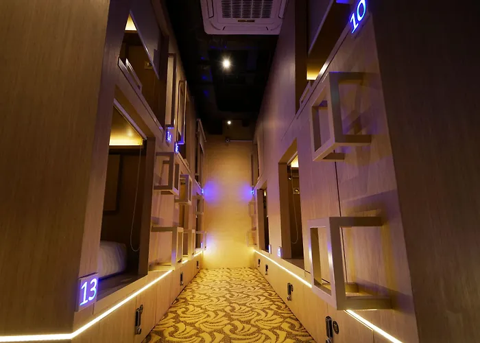 Cube Boutique Capsule Hotel At Kampong Glam Singapur