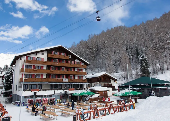 Hotel The Larix Ski-In Ski-Out Saas-Fee