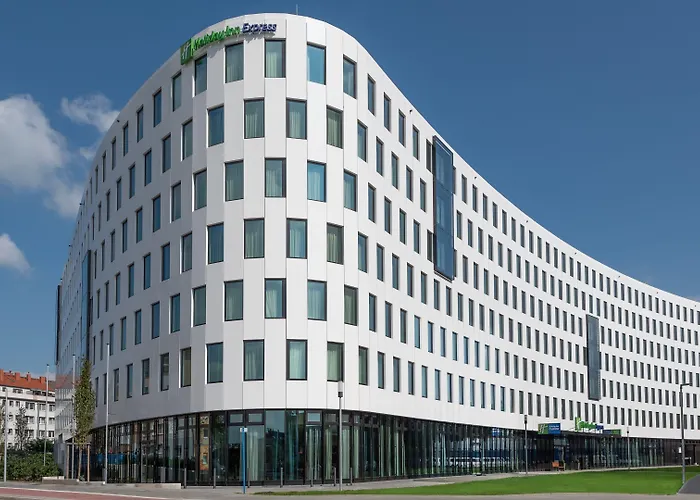 Holiday Inn Express Düsseldorf - Hauptbahnhof, an IHG Hotel