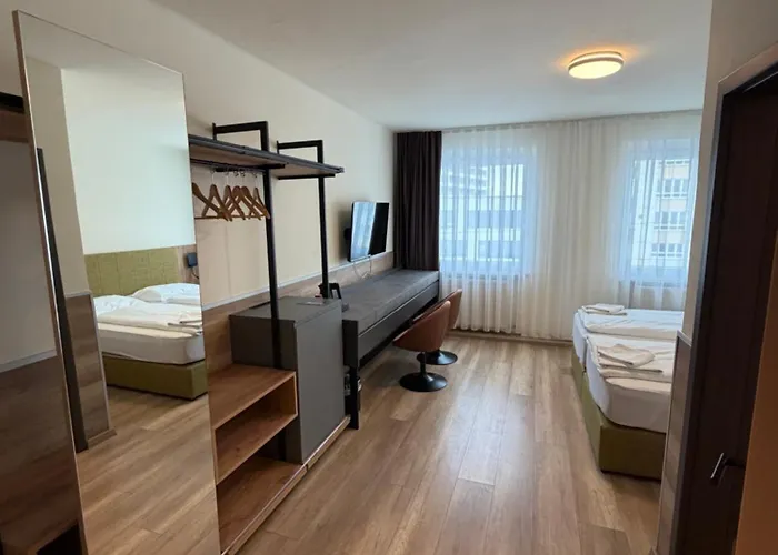 Hotel Turmfalke 24H Self Check In Linz