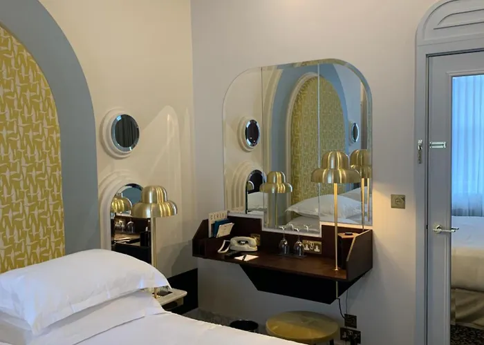 Hotel Henrietta Experimental London