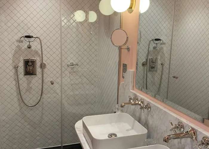 Hotel Henrietta Experimental London