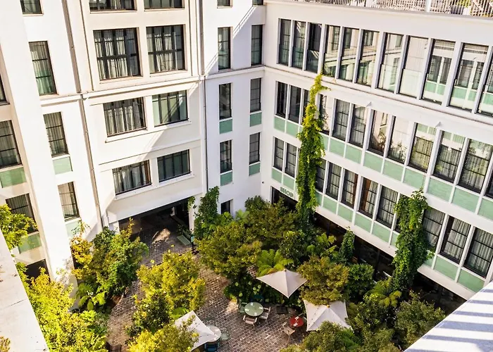Hotel Le Grand Quartier Paris