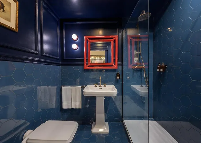V Collection Condotti Rom