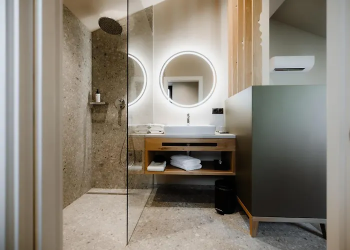 Stricker Aparthotel Dorf Tirol