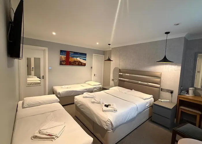 Kingswaypark Hotel At Park Avenue London