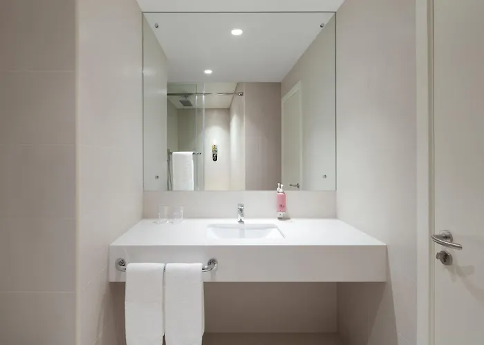 Rove Bur Dubai - Healthcare City