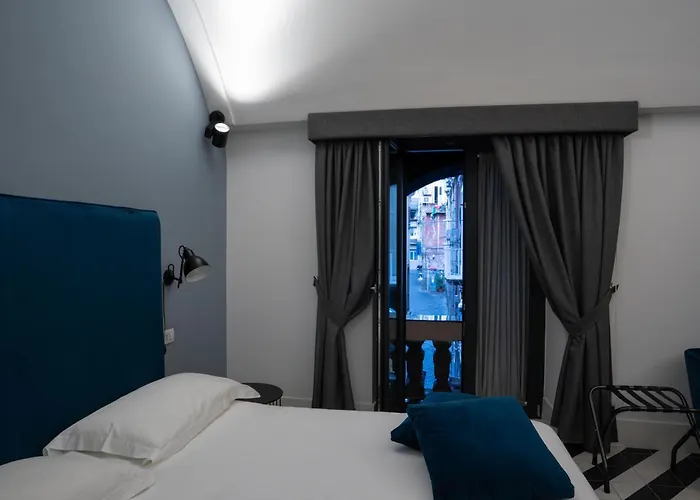 Pulcinella Suite Neapel