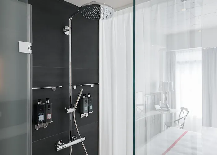 Ruby Zoe Hotel London