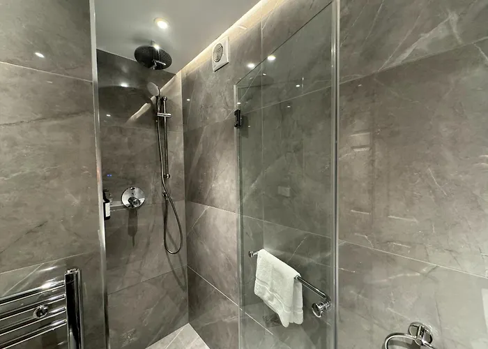 The Leonard Hotel London