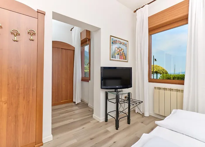 Beach Hotel Rosa Malcesine