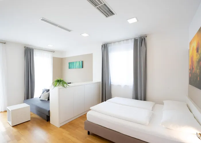 Shome Hotel Graz I Self-Check-In I Free Parking
